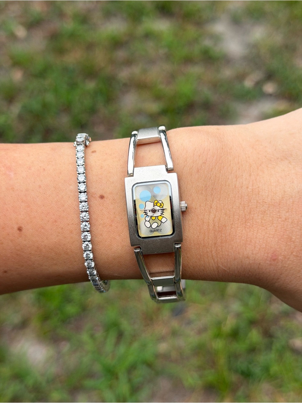 2000’s Vintage Hello Kitty Watxh yellow and blue accents